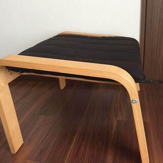 IKEAのソファ足置き（オットマン）の画像