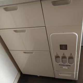 米びつ付きレンジ台の画像