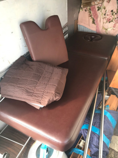 【売却済】施術 ベッド 電動昇降