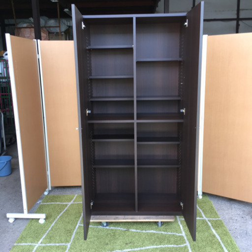 ★美品、扉付き本棚★