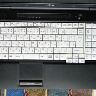 🔴15.6型/高性能🆙i5/SSD128GB/Microsoft Office 2016📒✎/快適♬メモリ4GB/DVDSマルチ(コピー可)💿/すぐ使えるWindows10♪/すぐ繋がるWi-Fi📶/10キー付きKB/点検整備清掃済み😊/FUJITSU LIFEBOOK A572/Eの画像