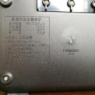 値下げ！　新品　TWINBIRDクーラーボックス　まな板ナイフ栓抜き缶切りの画像