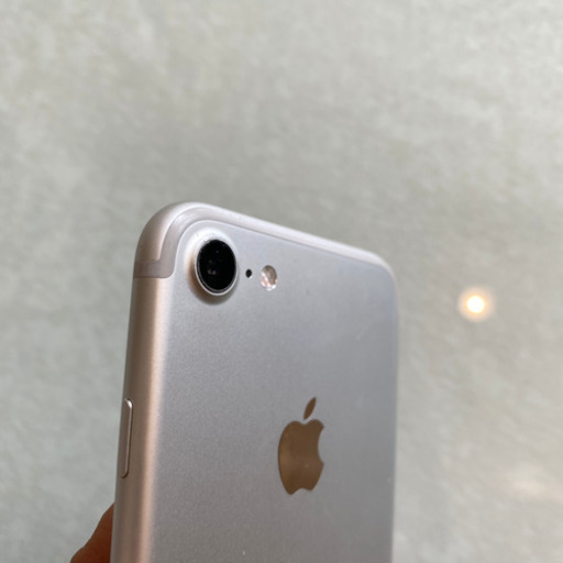 iPhone7 Silver 128GB SIMフリー Deff CLEAVE