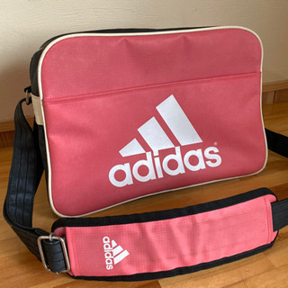 adidas スポーツバッグ(お話中)
