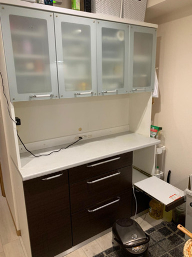 キッチンボードレンジ台鏡面食器棚スライド大型レンジ対応コンセント