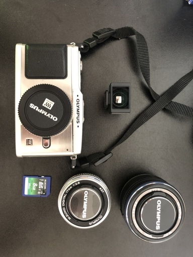 オリンパス PEN E-P1 two lens kit SDカード付