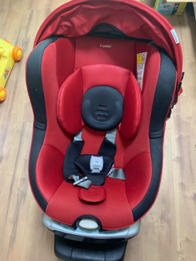 赤いチャイルドシート