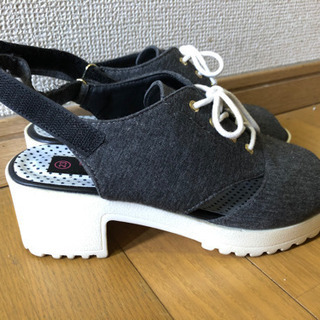 中古　美品　サンダル23cm