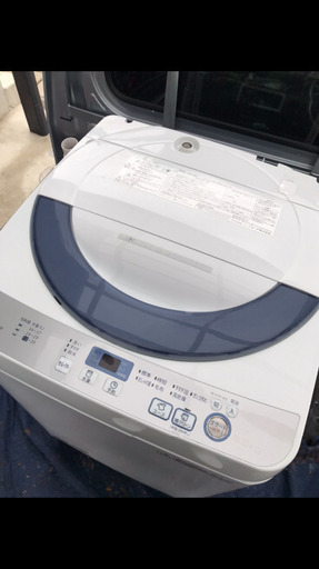 取引中2016年製シャープ全自動洗濯機5.5キロ美品。千葉県内配送無料。設置無料。