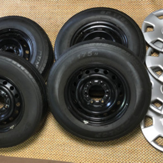 ハイエース　レジアスエースバン用タイヤ、ホイール、キャップ