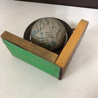 スペイン製 地球儀 ブックエンド 置物 インテリア 飾り Spain お洒落 アンティーク ビンテージ 4個セットの画像