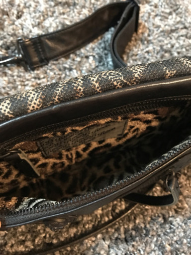 Roenレザーボディバッグ✨