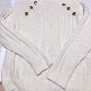 白ニット