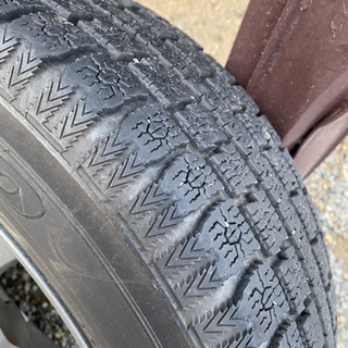 中古　タイヤ　スタッドレス　４本