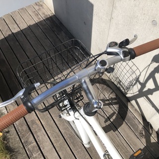 白 20インチ ミニベロ 小径自転車 シマノ製7段変速機搭載 カゴ付き