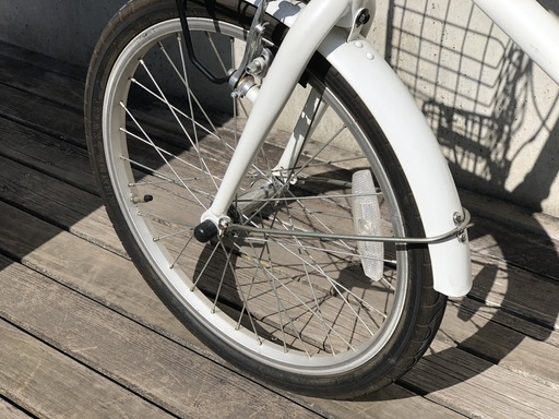 白 20インチ ミニベロ 小径自転車 シマノ製7段変速機搭載 カゴ付き