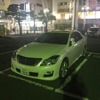 クラウンハイブリッドの画像