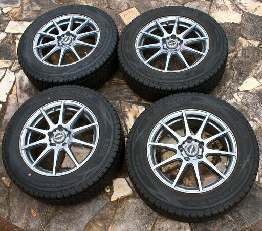 ダンロップ　スタッドレスタイヤ　ホイール  エクストレイル