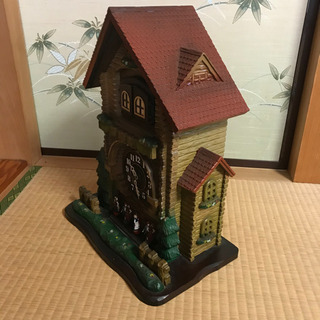 レトロなイメージのカラクリ時計　電池式の画像