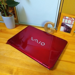 光沢ブレイジングレッドの可愛いVAIO☆ まあ美品な方☆ core2メモリ4G