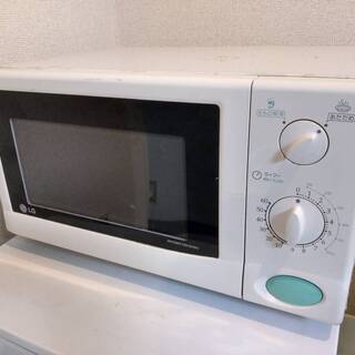 ［無料］かなり古い電子レンジ［ターンテーブルが回りませんが使えます］