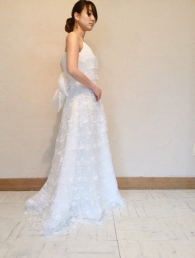新品　ウエディングドレス　レースフリル