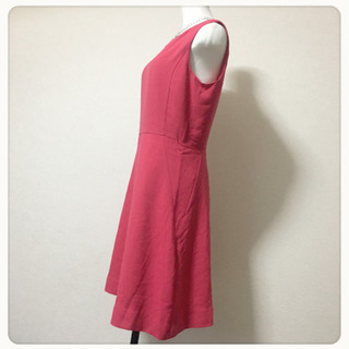ご購入者様決定 [BANANA REPUBLIC]ワンピース 赤ノースリーブシンプル 大人可愛いの画像