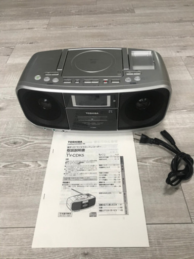 東芝　CDラジカセ。TY-CDK5