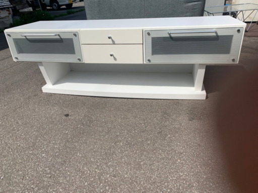 TV台　テレビボード　大型テレビなどに　5/22まで、予約中