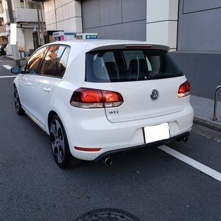 ゴルフＧＴＩ　Ｈ22　車検2年12月　走行101000キロ　社外ＨＤＤナビ＆フルセグＴＶ　ＥＴＣ　レッドキャリパー＆専用17ＡＷの画像