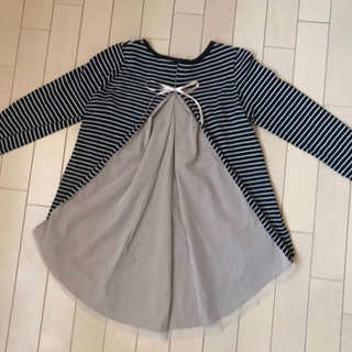 韓国で購入　デザイン女児長袖Tシャツ トップス トレーン付の画像
