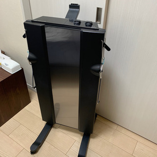 【未使用】東芝　ズボンプレッサー　HIP-T100