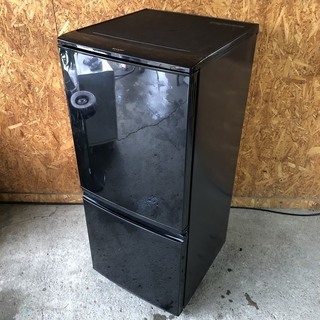 シャープ　2ドア冷蔵庫　１３７L　2013年　黒