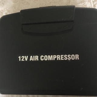12V用コンパクト空気入れの画像