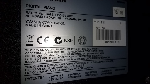 YAMAHA　電子ピアノ　YDP-131