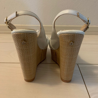 ミシェルマカロン ウェッジサンダルの画像