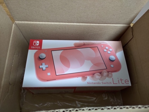 新品未開封　任天堂スイッチライト　コーラル（ピンク）