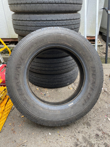値下げしました‼️6本セット価格‼️近距離配達無料‼️トラック用のタイヤ‼️