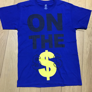 Hanes のTシャツ