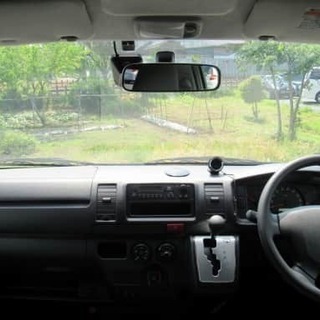 サーフボードも楽々🌊ハイエースバンの画像