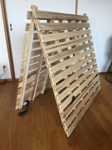 【商談中】タンスのゲン すのこマット シングル ベッドフレーム 折りたたみ ベッド 二つ折りタイプ リブ加工 天然桐