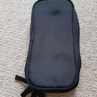 コスメポーチ　新品の画像