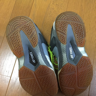 【バドミントンシューズ】YONEX 27センチ 洗浄済みの画像