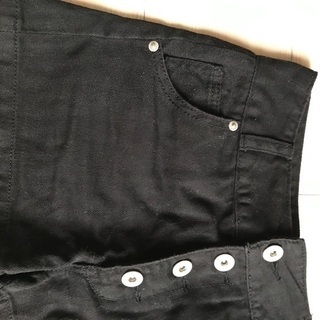 イングの黒のショートパンツの画像