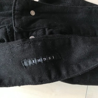 イングの黒のショートパンツの画像