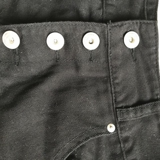 イングの黒のショートパンツの画像