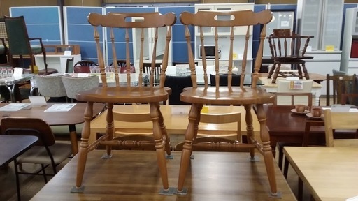 【飛騨産業】キツツキ　２脚セット　アームチェア　ダイニングチェア　キャスター付き 2脚セット HIDA 飛騨産業 キツツキ ダイニングチェア ウィンザーチェア