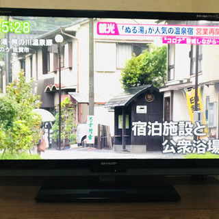 シャープ社40型 2011年製 TVとTV台、スピーカー込み 買い替えの為売ります。