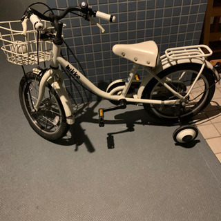 ビッケ子供自転車ホワイト 16インチ(お取引中)