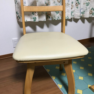 ダイニングテーブルとチェアー4点のセット